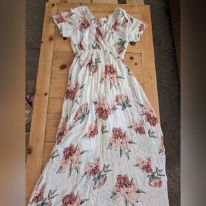 Nanamacs Floral Maxi Dress in White and Pink